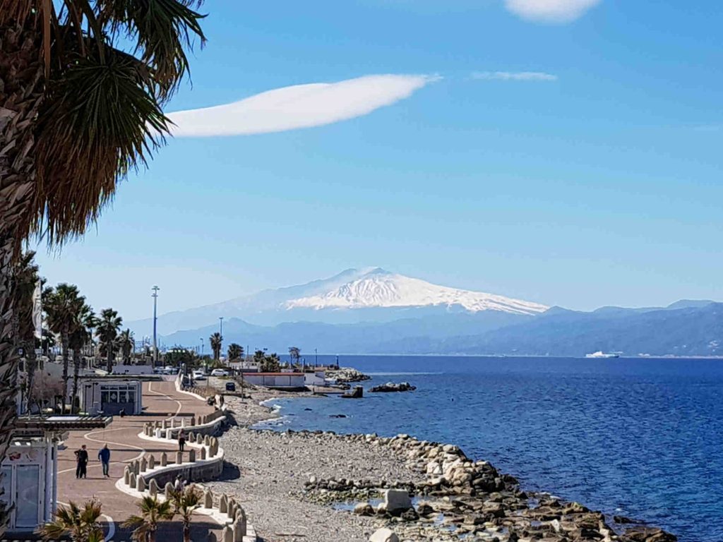 Vista dal lungomare di Reggio Calabria